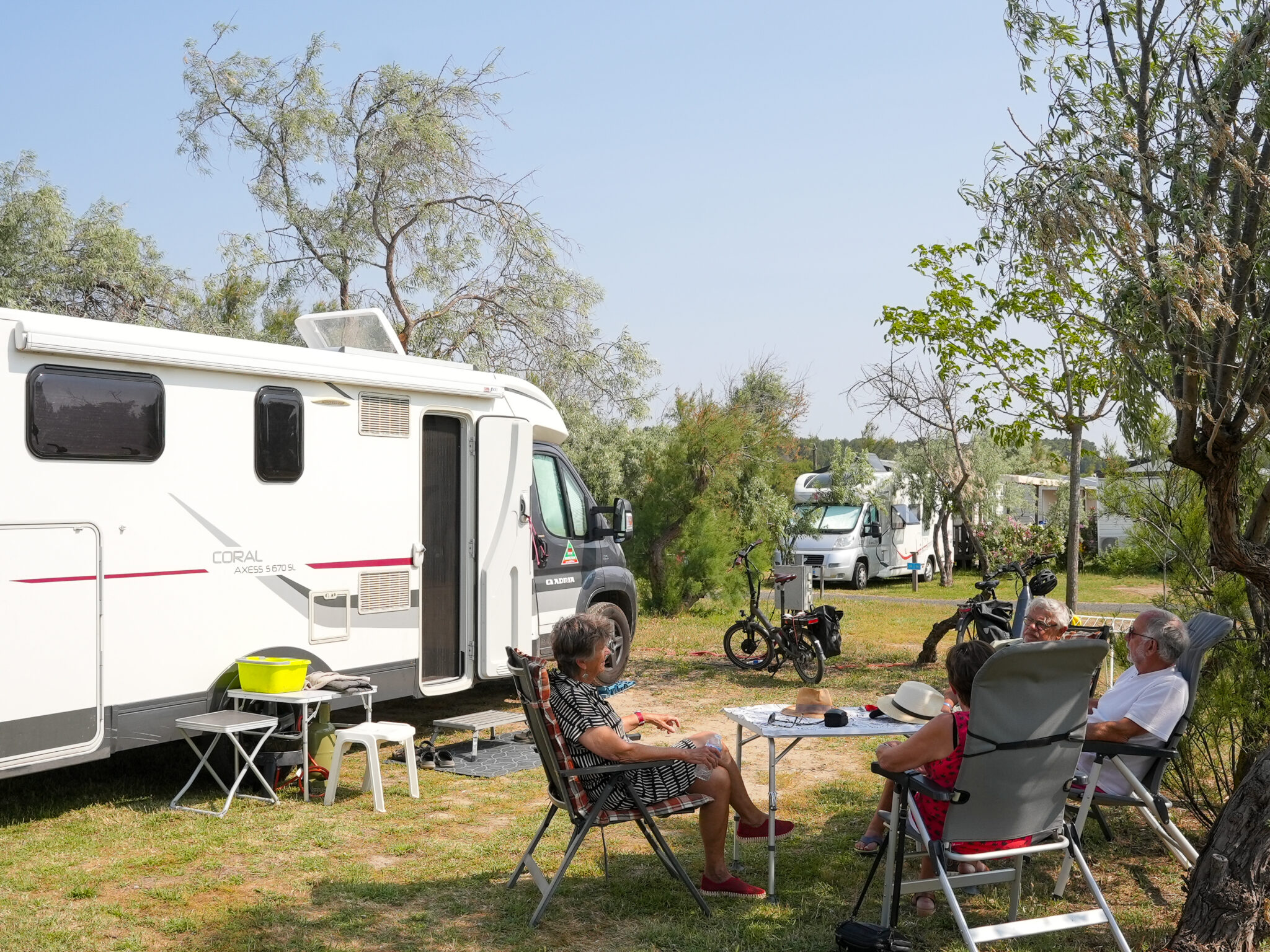 Camping Paradis Soleil d'Oc - Emplacement - Camping-car